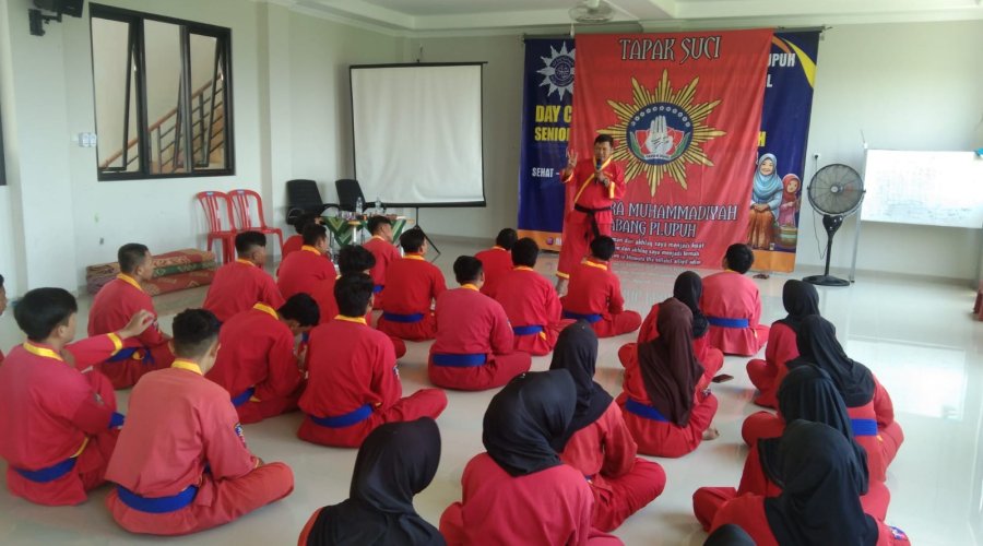 puluhan-kader-tapak-suci-kabupaten-sragen-ikuti-latihan-bersama-di-islamic-center-plupuh
